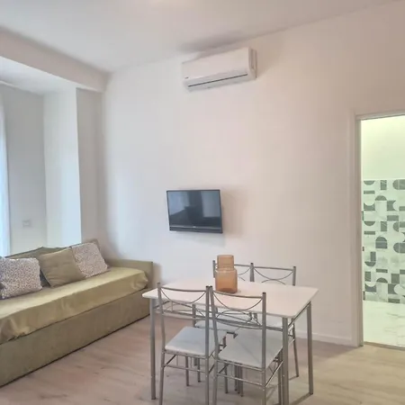 Centro Piazza Manzoni Wi Fi Gratuito Moderno アパート