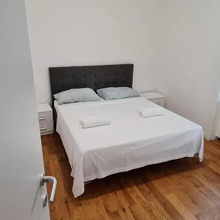 Centro Piazza Manzoni Wi Fi Gratuito Moderno Апартаменты Лекко