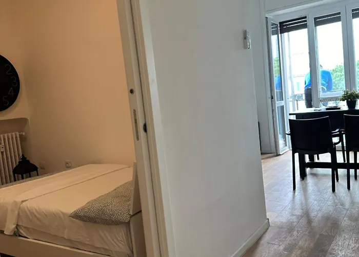 Centro Piazza Manzoni Wi Fi Gratuito Moderno アパート レッコ